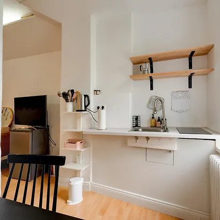 Appartement Mit 2 Schlafzimmern Am Bergpark Wilhelmshoehe