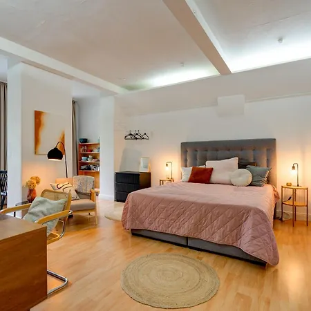 Mit 2 Schlafzimmern Am Bergpark Wilhelmshoehe Apartment
