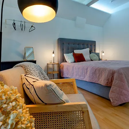 Appartement Mit 2 Schlafzimmern Am Bergpark Wilhelmshoehe Cassel
