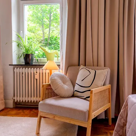 Apartment Mit 2 Schlafzimmern Am Bergpark Wilhelmshoehe
