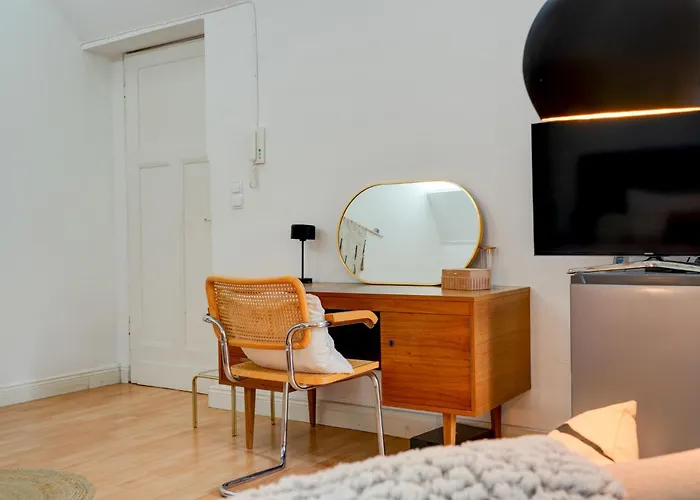 Mit 2 Schlafzimmern Am Bergpark Wilhelmshoehe * Kassel