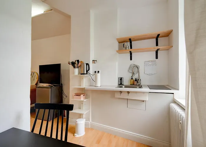 Appartement Mit 2 Schlafzimmern Am Bergpark Wilhelmshoehe