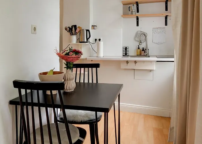 Apartment Mit 2 Schlafzimmern Am Bergpark Wilhelmshoehe