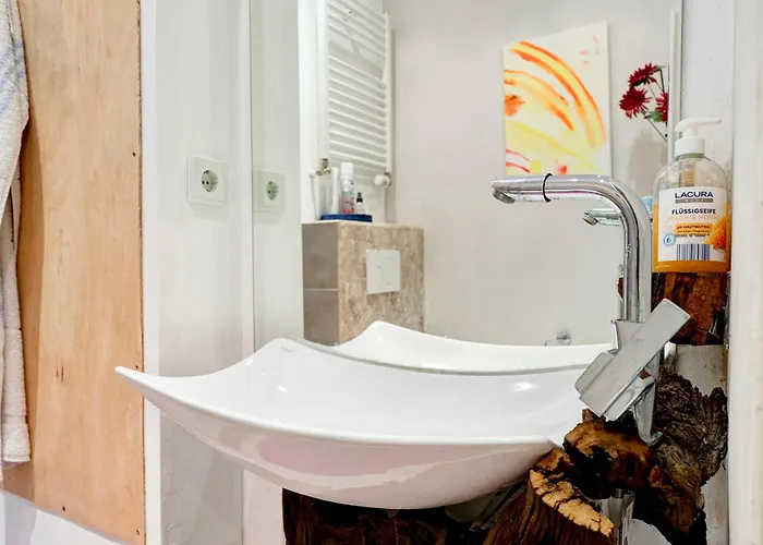 Mit 2 Schlafzimmern Am Bergpark Wilhelmshoehe *